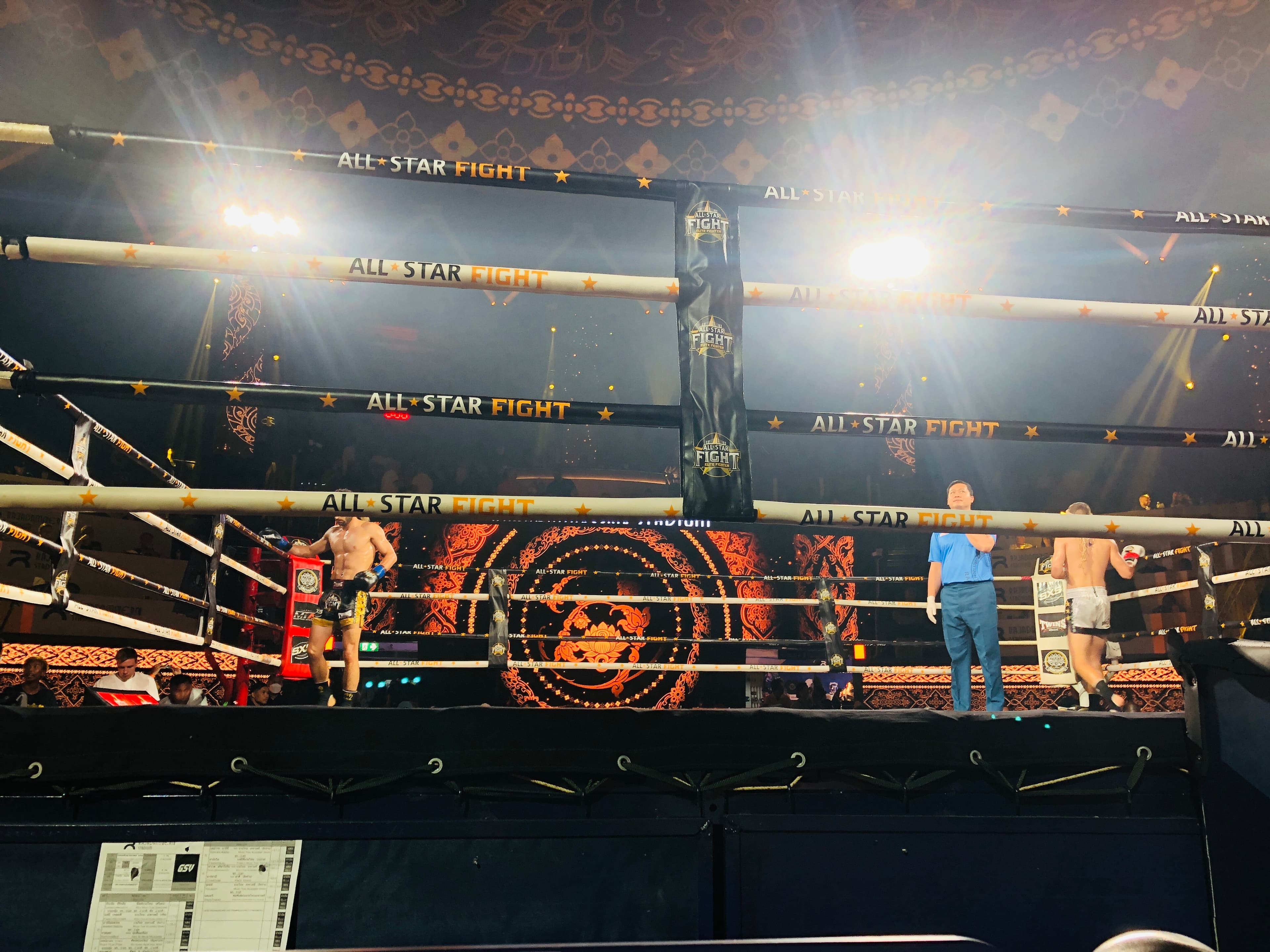 Rajadamnern Muay Thai Stadium : ประสบการณ์ดูมวยไทยที่สนามมวยราชดำเนิน